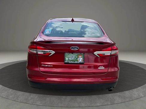 Used 2019 Ford Fusion SE w/ Equipment Group 151A FWD image 6