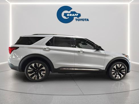 Used 2025 Ford Explorer Platinum w/ LUX Leather Package image 4