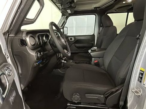 Used 2023 Jeep Wrangler Unlimited AWD/4WD image 10