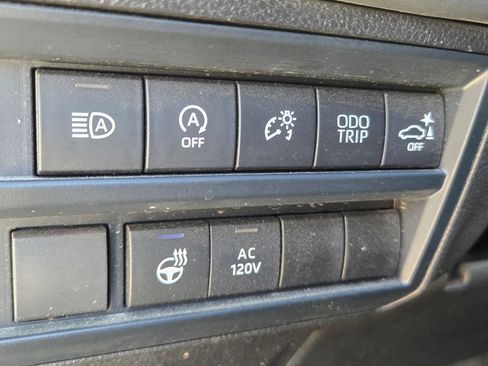 Used 2024 Toyota Tundra Platinum AWD/4WD image 21