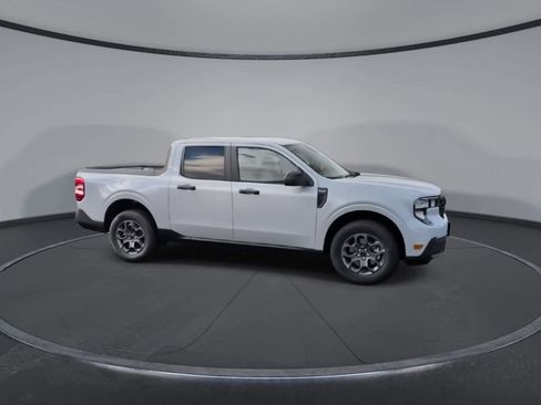 New 2025 Ford Maverick XLT image 9