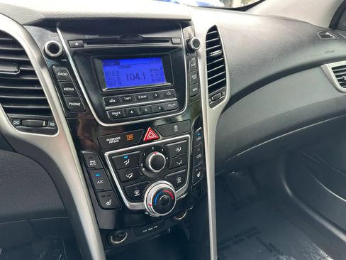 Used 2014 Hyundai Elantra GT FWD image 23