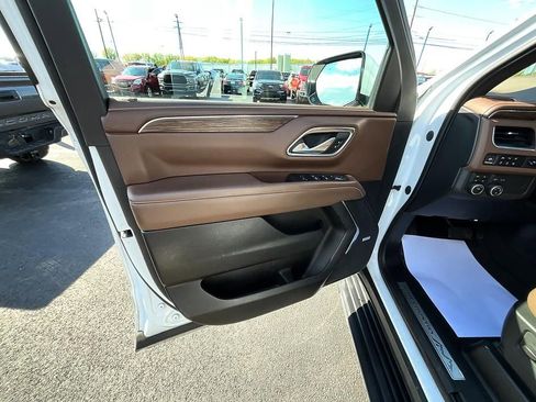 Used 2023 Chevrolet Tahoe High Country AWD/4WD image 13