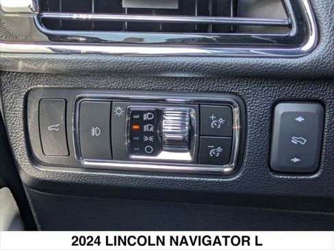 Used 2024 Lincoln Navigator L Reserve AWD/4WD image 19