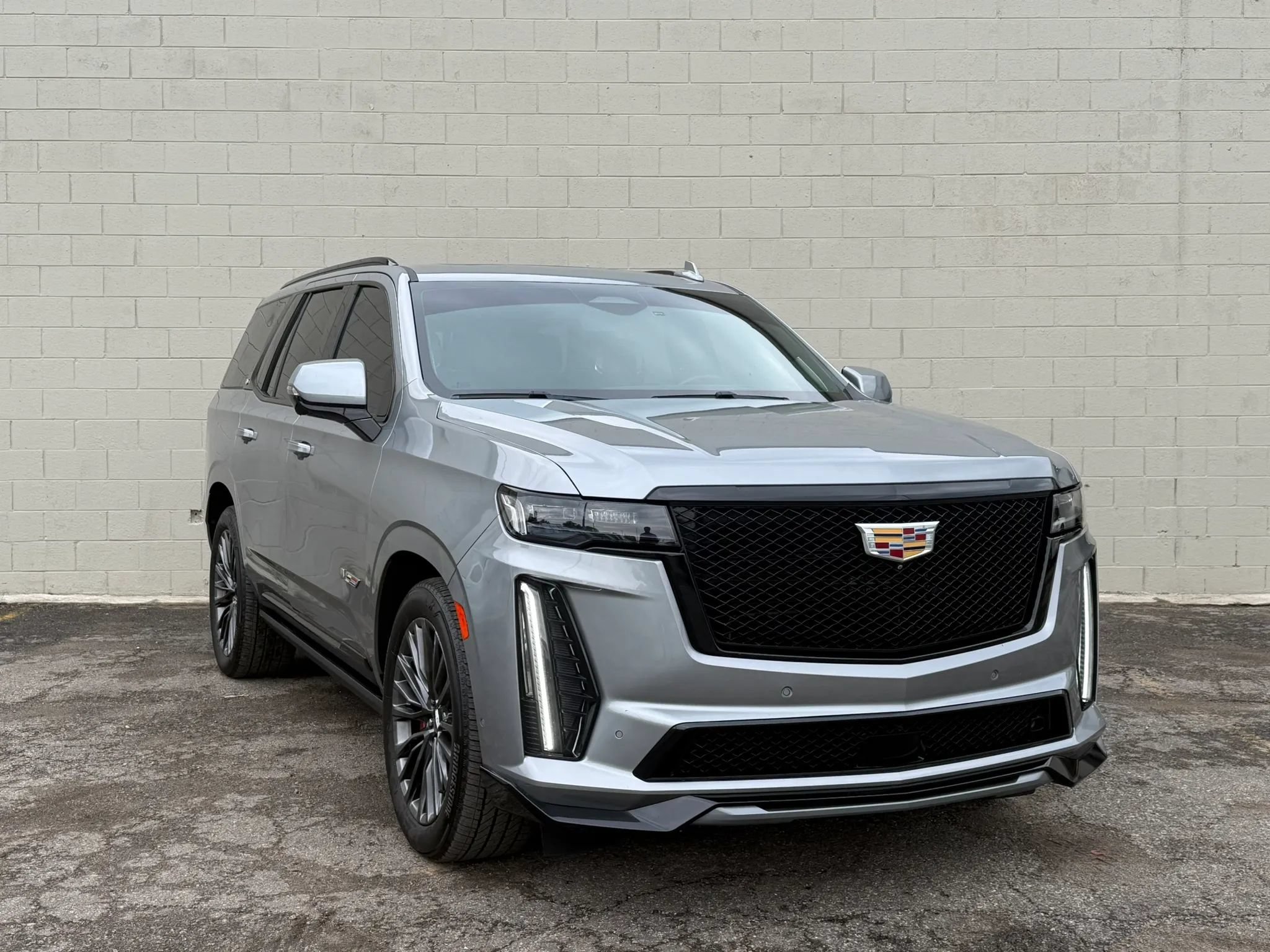 Used 2023 Cadillac Escalade V AWD/4WD image 16