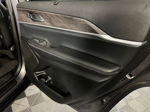 Used 2024 Jeep Grand Cherokee L Limited w/ Luxury Tech Group II image 33