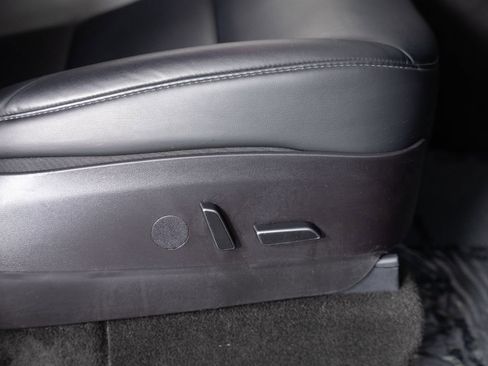 Used 2022 Tesla Model Y Performance AWD/4WD image 29