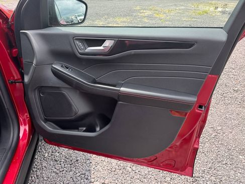 Certified 2025 Ford Escape ST-Line w/ Tech Pack #1 FWD image 24