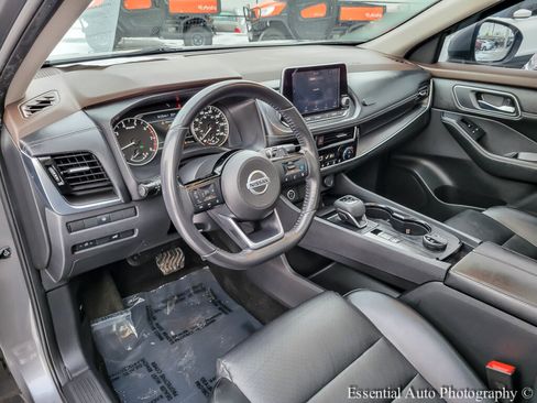 Used 2021 Nissan Rogue SV w/ Premium Package image 11