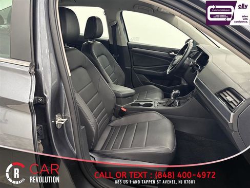Used 2024 Volkswagen Jetta SE FWD image 45