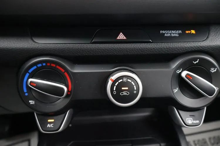 Used 2023 Kia Rio LX FWD image 31
