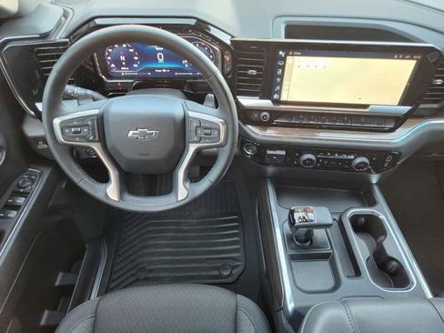 Used 2024 Chevrolet Silverado 1500 LT Trail Boss w/ Convenience Package II image 29