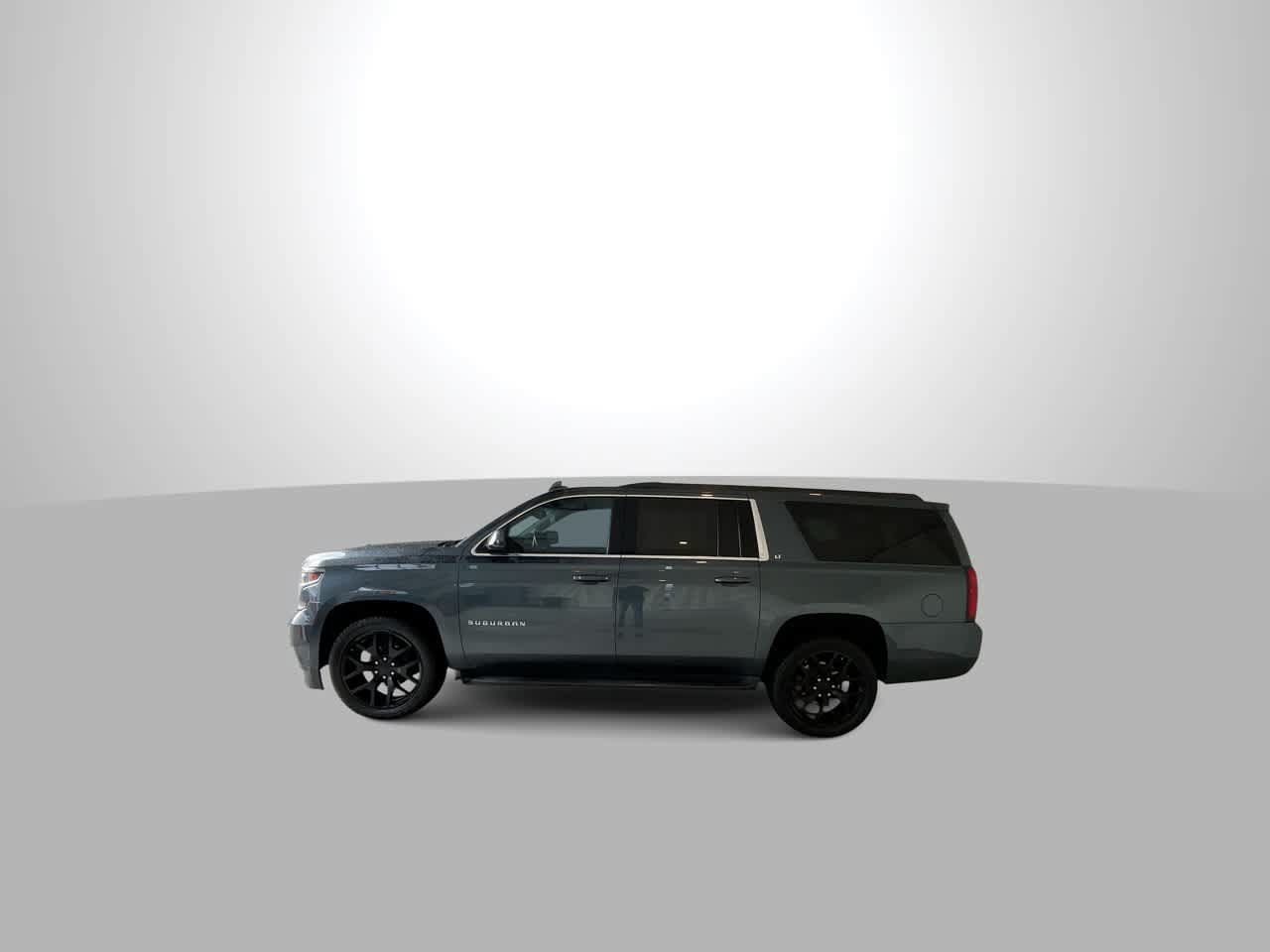 Used 2019 Chevrolet Suburban LT AWD/4WD image 5