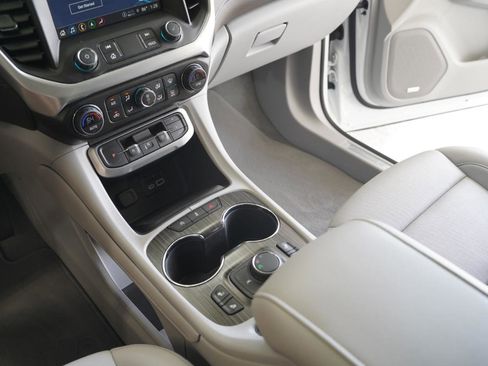 Used 2023 GMC Acadia SLT FWD image 21