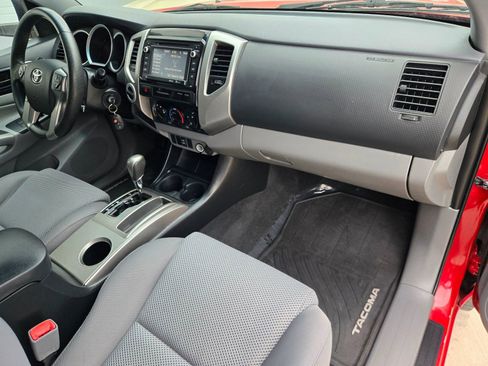 Used 2015 Toyota Tacoma 4x4 Double Cab w/ TRD Sport Package image 2