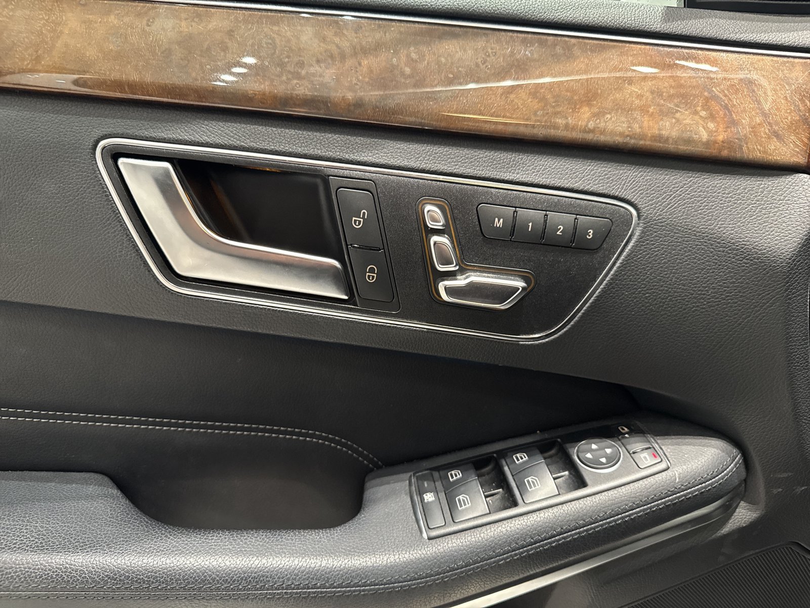 Used 2014 Mercedes-Benz E 250 BlueTEC Sedan image 20