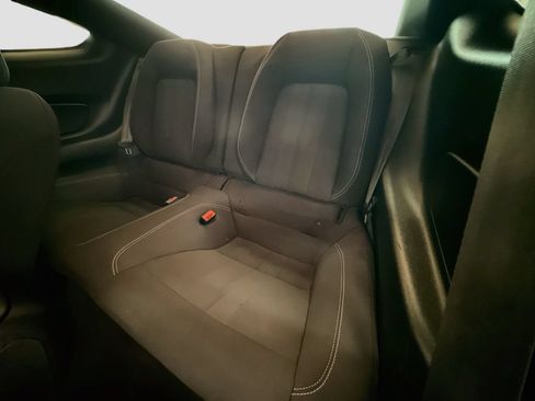 Used 2019 Ford Mustang Coupe RWD image 24