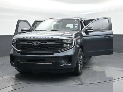 Used 2025 Ford Expedition Platinum w/ Stealth Performance Package AWD/4WD image 65