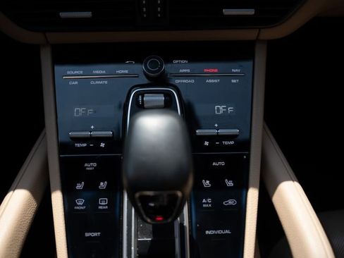 Certified 2019 Porsche Cayenne image 26