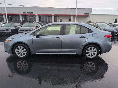 Used 2025 Toyota Corolla LE image 2
