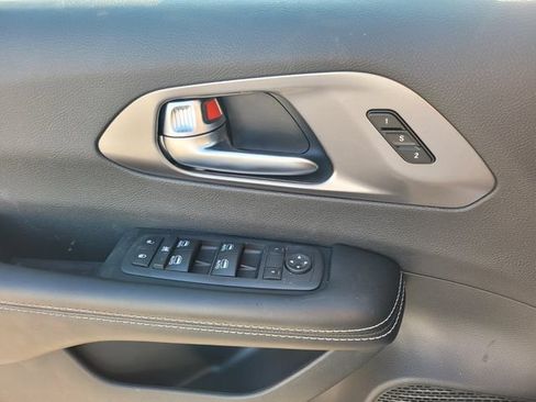 New 2026 Chrysler Pacifica Select FWD image 15