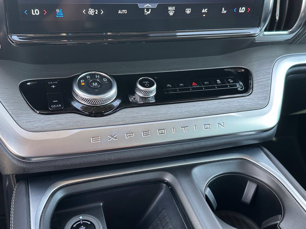 Certified 2025 Ford Expedition Platinum AWD/4WD image 35