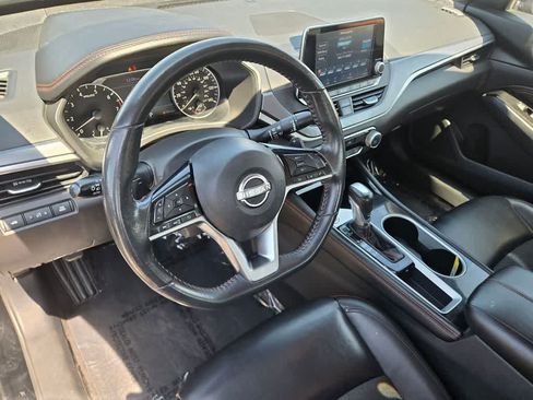 Used 2023 Nissan Altima 2.5 SR FWD image 10