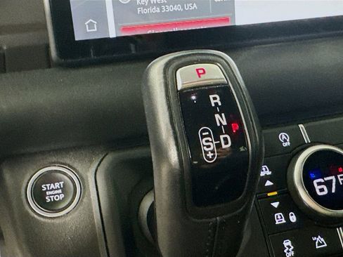 Used 2021 Land Rover Defender 110 X-Dynamic SE image 17