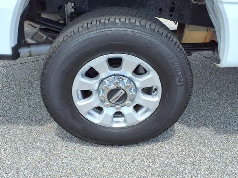 Used 2024 Ford F250 XLT image 11