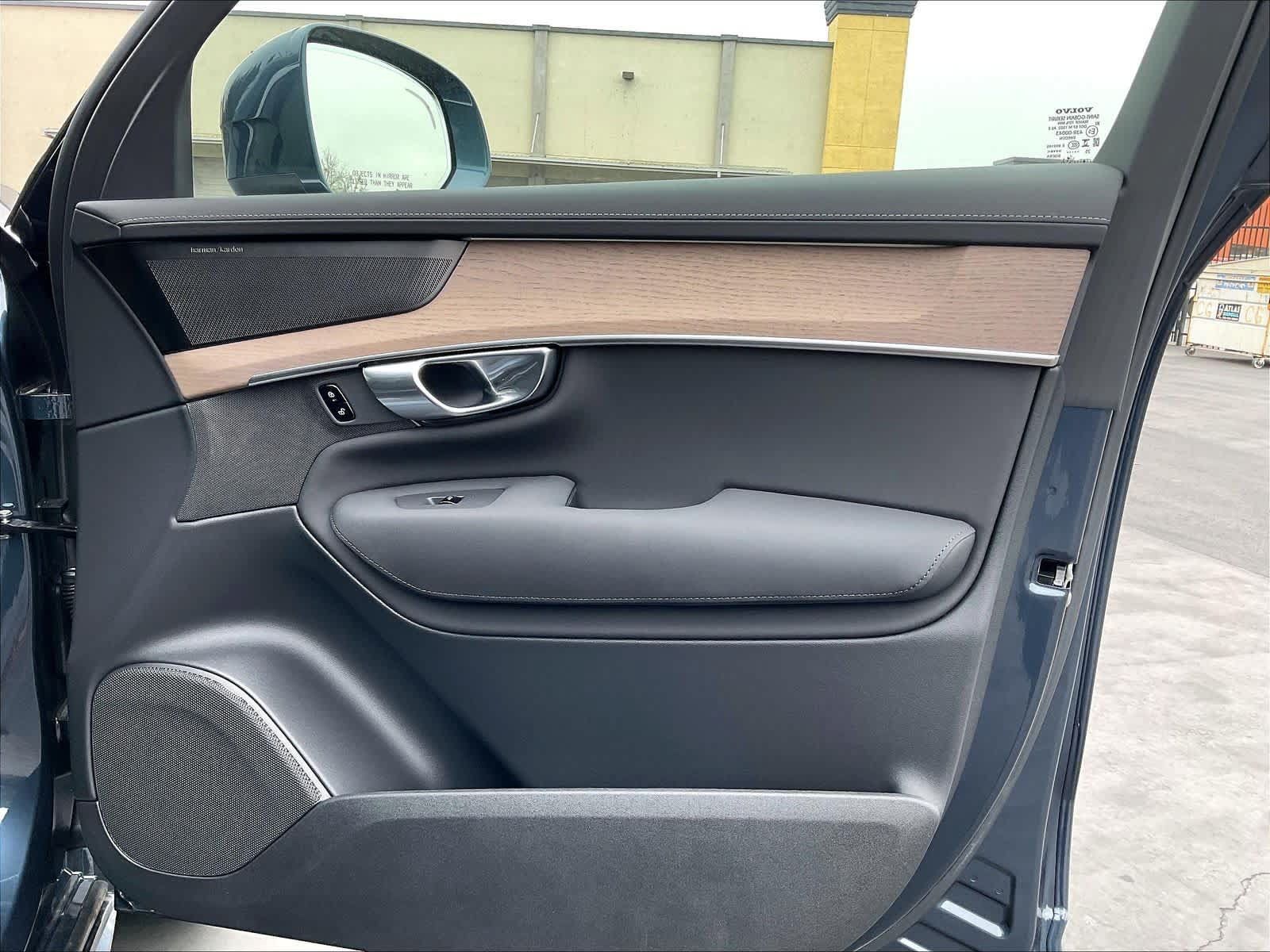 New 2026 Volvo XC90 B5 Plus w/ Protection Package AWD/4WD image 31