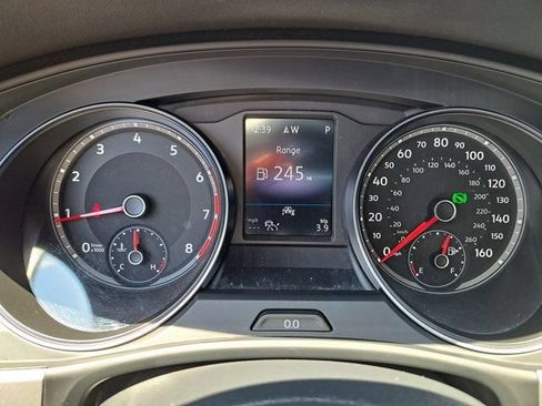 Used 2021 Volkswagen Atlas Cross Sport SE w/ Panoramic Sunroof Package FWD image 9