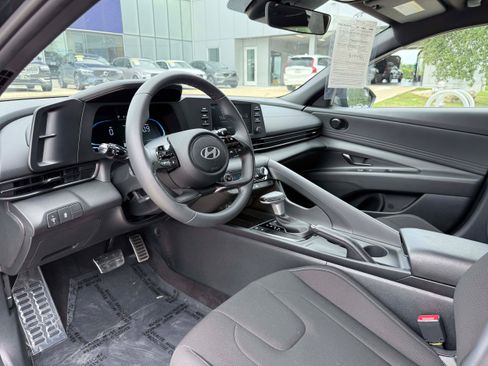 Used 2026 Hyundai Elantra Sport FWD image 11