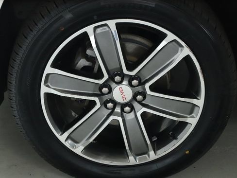 Used 2019 GMC Acadia Denali w/ Technology Package AWD/4WD image 39