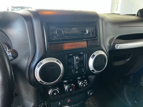 Used 2013 Jeep Wrangler Unlimited Sport AWD/4WD image 15