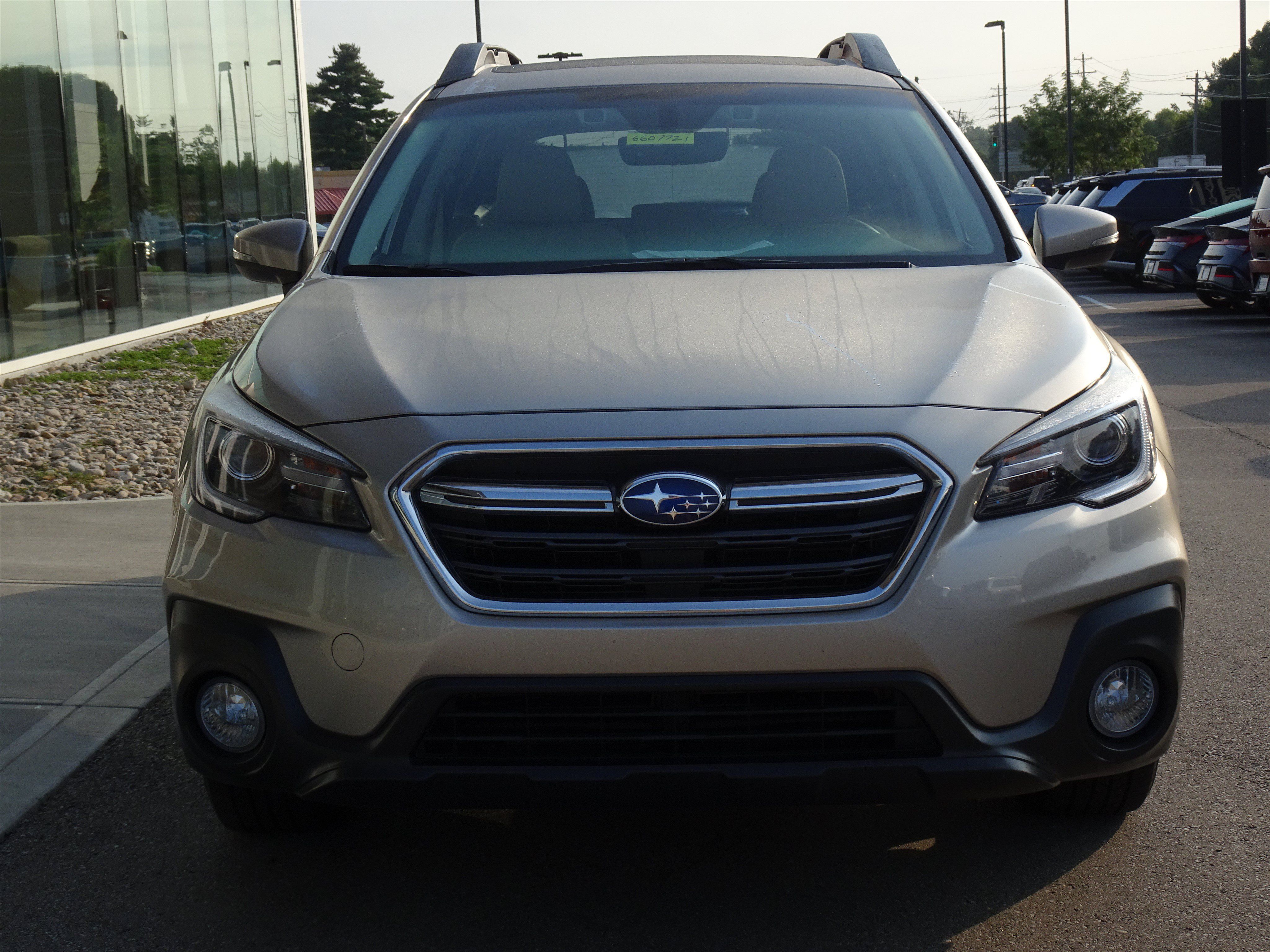 Used 2019 Subaru Outback 2.5i Limited AWD/4WD image 8