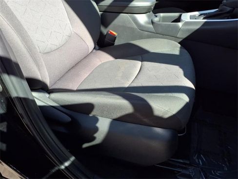 Used 2024 Toyota RAV4 XLE image 93