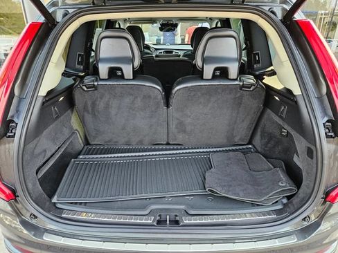 Used 2018 Volvo XC90 T6 Momentum w/ Convenience Package AWD/4WD image 12
