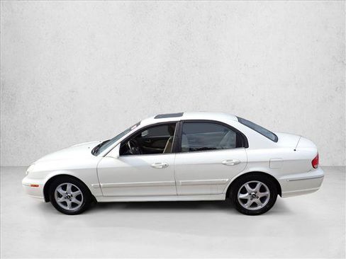 Used 2005 Hyundai Sonata GLS FWD image 2