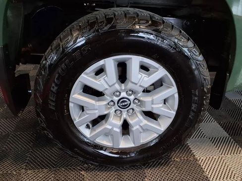 Used 2022 Nissan Frontier SV w/ Technology Package image 8