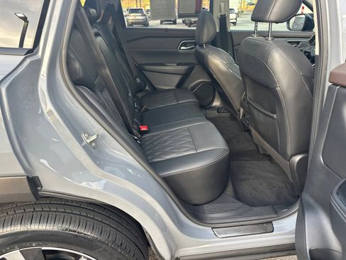 Certified 2022 Nissan Rogue Platinum w/ Head-Up Display Package image 15