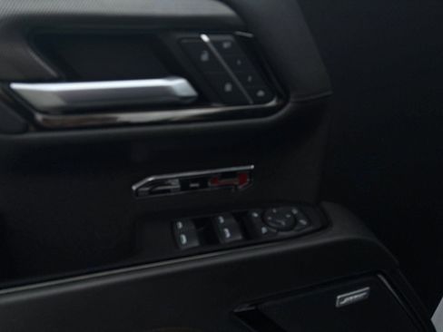 Used 2023 GMC Sierra 1500 AT4 w/ AT4 Premium Package image 9