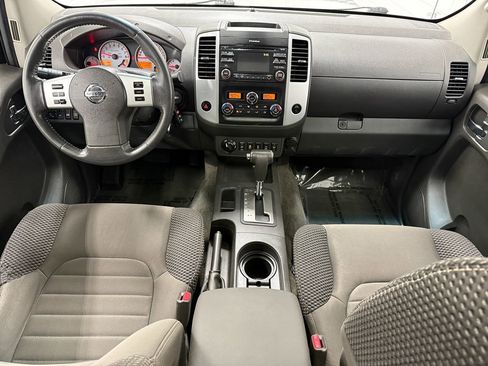 Used 2014 Nissan Frontier PRO-4X AWD/4WD image 12