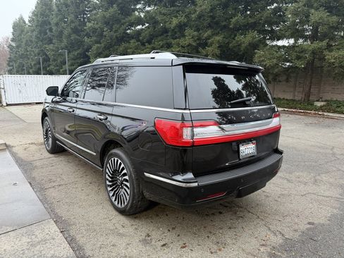 Used 2019 Lincoln Navigator Black Label w/ Cargo Package image 3