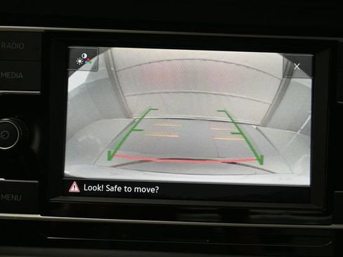 Used 2023 Volkswagen Jetta SE w/ Panoramic Sunroof Package FWD image 21