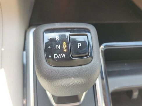 Used 2024 Nissan Pathfinder SL w/ Black Appearance Package AWD/4WD image 40