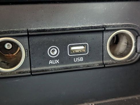 Used 2019 Kia Niro LX image 21