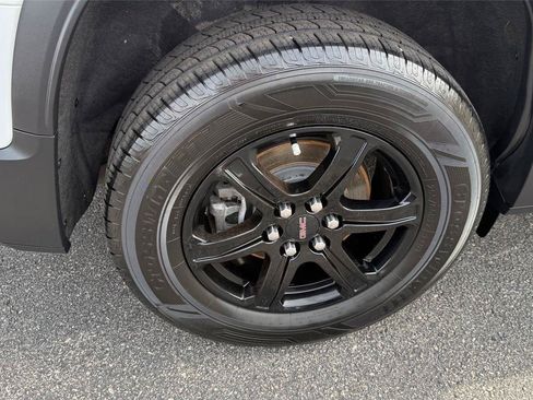 Used 2023 GMC Acadia AT4 w/ Technology Package AWD/4WD image 41