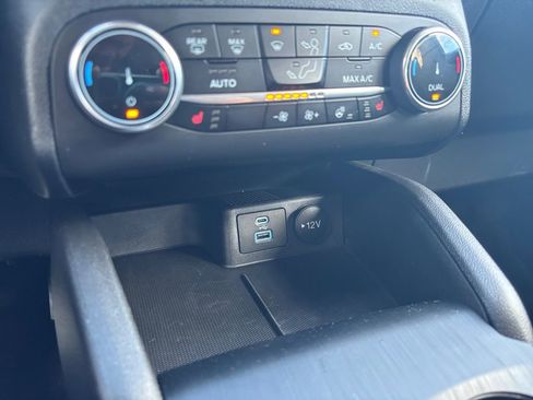 Used 2023 Ford Escape Active image 37