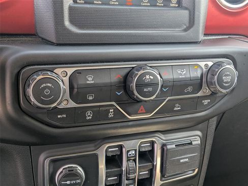 Certified 2021 Jeep Wrangler Unlimited Rubicon AWD/4WD image 13