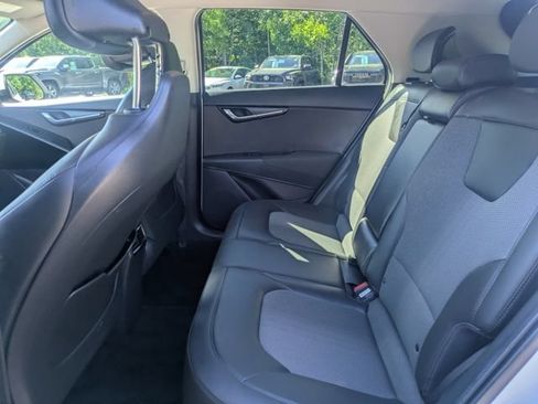 Used 2023 Kia Niro EX FWD image 17